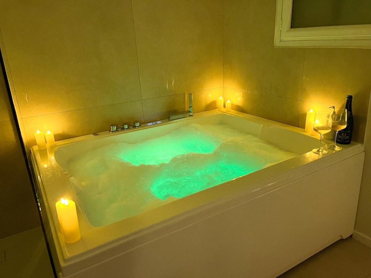 Romantique Avec Jacuzzi Appartement