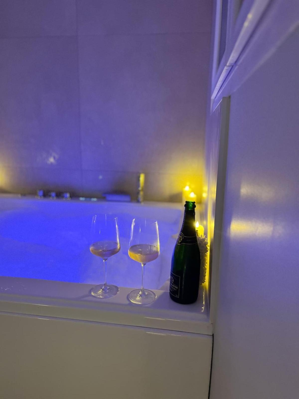 Romantique Avec Jacuzzi Appartement